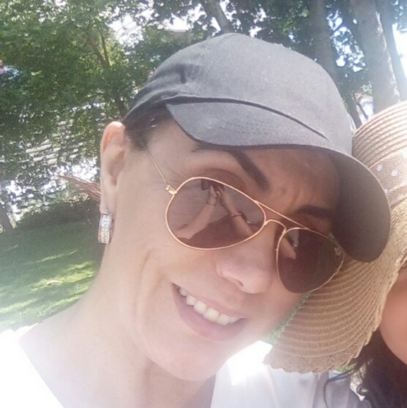 Meet your Posher, Lucy - Picture 1 of 1